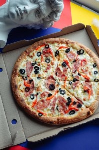 Create meme: the pizza is delicious, pizza pizza, pizza