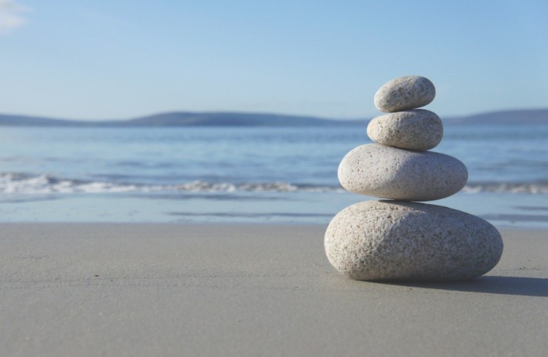 Создать мем: живые камни, дзен море, камни на пляже