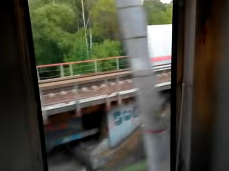 Создать мем: вид из окна поезда сапсан, поезд, окно поезда