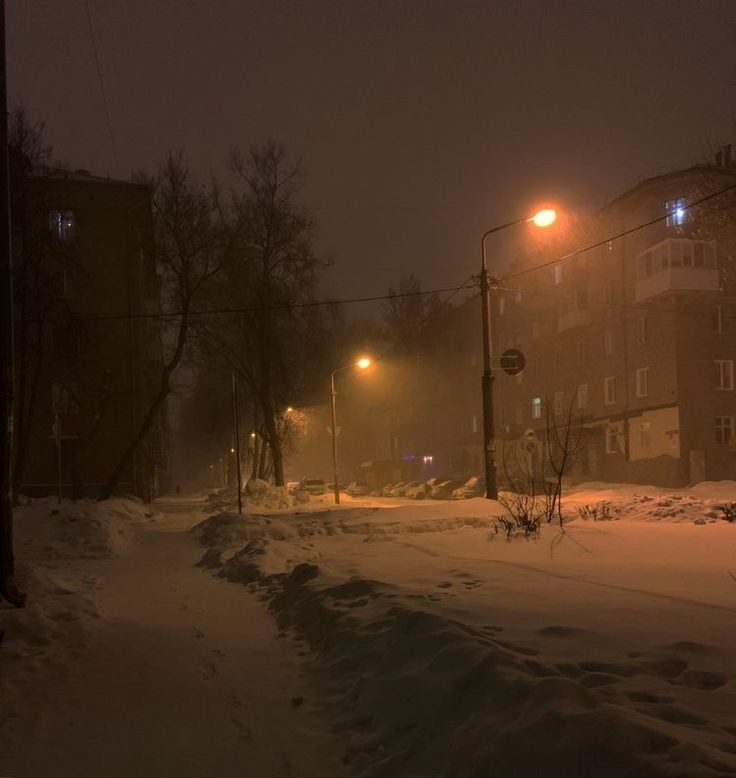 Создать мем: зима в городе, ферганская 15 снег ночь, зима двор