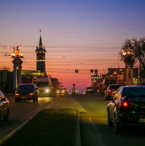 Создать мем: ночной город омск, вид из автомобиля, закат город