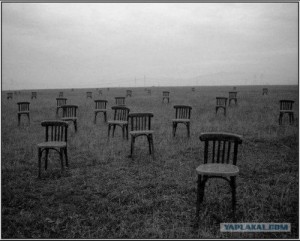 Создать мем: Пустые стулья