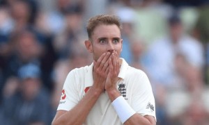 Создать мем: stuart broad, англия, мужчина