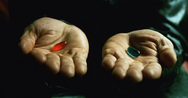 Создать мем: матрица выбор таблетки, синяя таблетка, красная таблетка