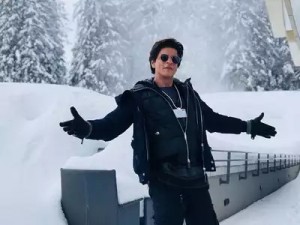 Создать мем: shahrukh khan dilwale, шахрукх кхан рождество, шахрукх кхан дон 2