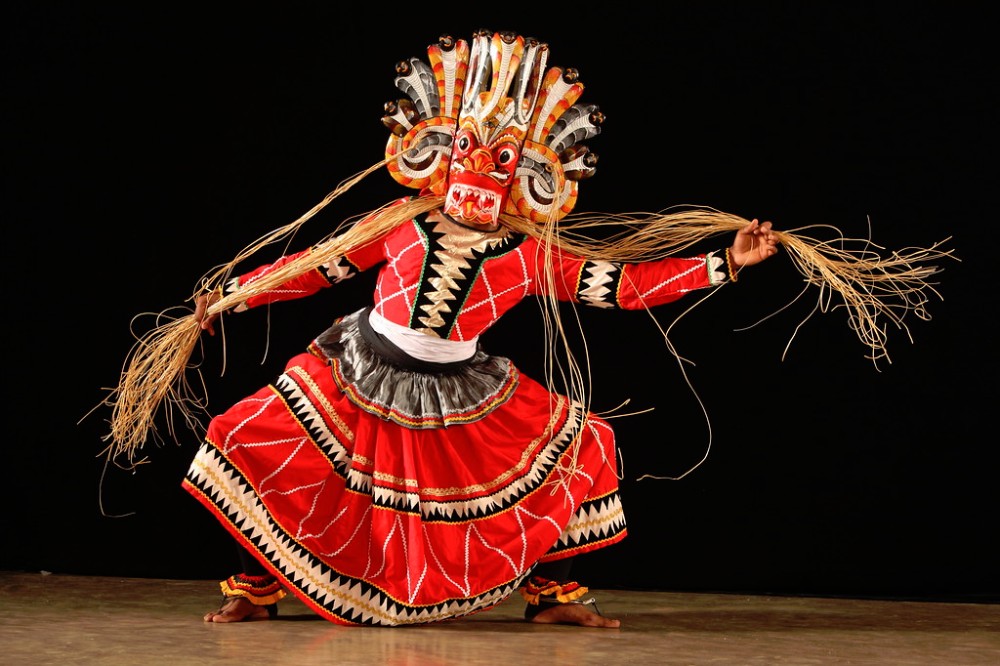 Create meme: Sri Lanka national costume, Sri lanka dancing, Sri Lankan dances