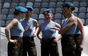 Создать мем: голубые береты, девушка десантник, армия