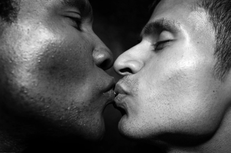 Создать мем: мужские губы поцелуй рисунок, поцелуй мужчин, мужской поцелуй