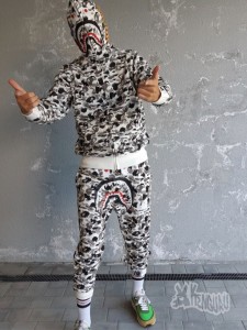 Создать мем: джоггеры штаны, штаны bape shark, спортивные костюмы