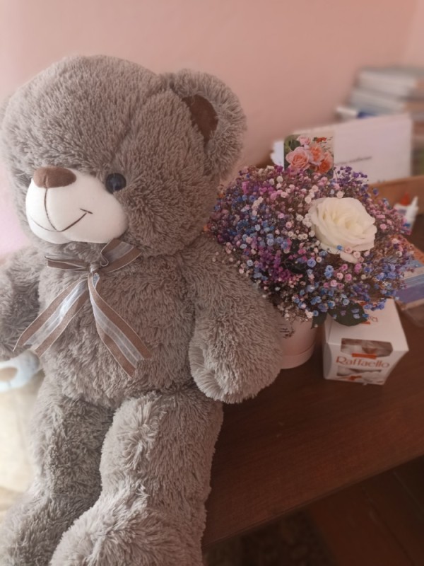 Create meme: the bear is big, teddy bear with a bouquet, big Teddy bear 