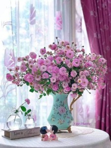 Создать мем: цветы красивые, цветы нежные, нежный букет цветов в вазе