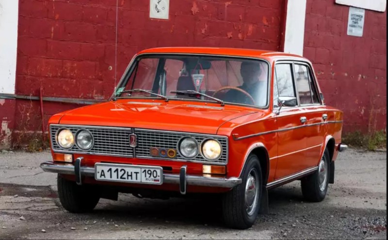 Создать мем: ваз (lada) 2103, лада ваз 2103, ваз 2106 1976