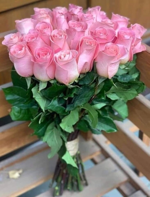 Создать мем: нежно розовые розы, букет розовых роз, красивый букет