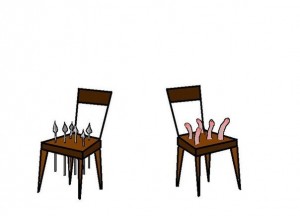 Создать мем: два стула на одном пики точеные, стул, стул с пиками и стул с
