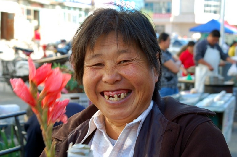 Create meme: photos of Chinese, woman , Chinese smiling