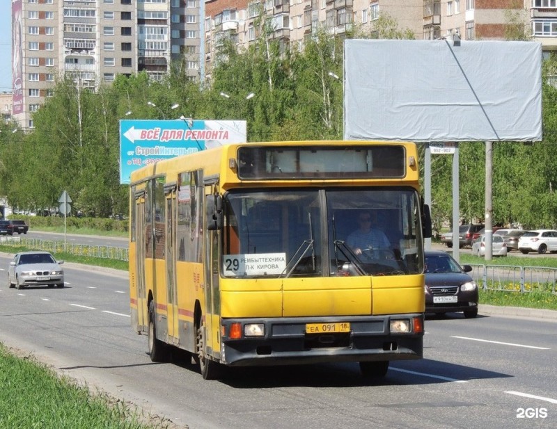 Создать мем: ижевский автобус, нефаз 5299 автобус, автобус ижевск