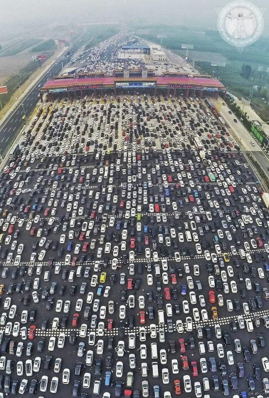 Create meme: the heaviest traffic, 50 lane road in china, the biggest traffic jam in moscow