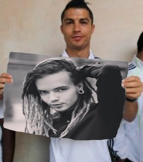 Create meme: Signa Ronaldo, ronaldo with a sign, Cristiano Ronaldo 