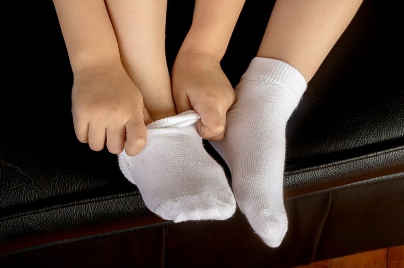 Создать мем: белые носочки, детские носочки, белые носки