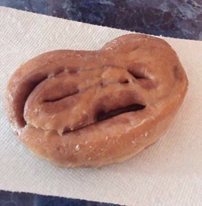 Создать мем: look like, nut, cinnamon roll