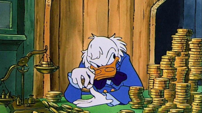 Create meme: scrooge mcduck characters, Scrooge McDuck is counting money, Scrooge McDuck in gold