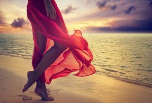 Create meme: girl posing, the girl on the sea shore, beautiful pictures
