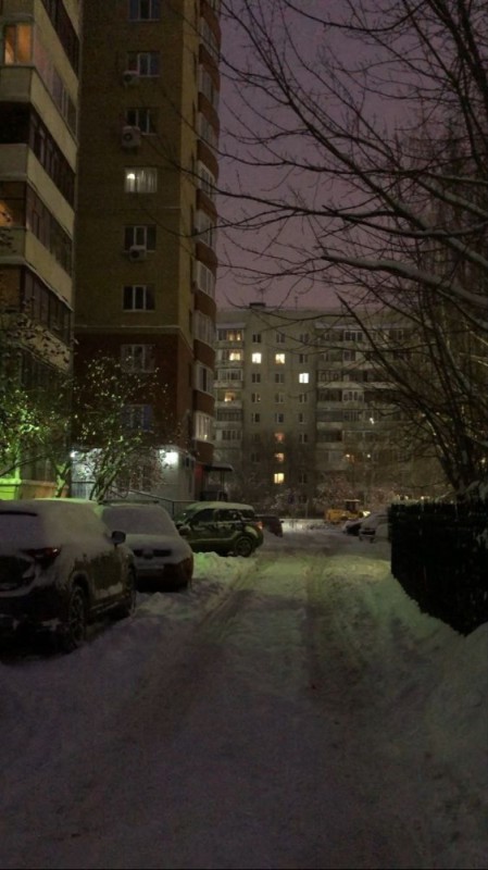 Создать мем: зима в красноярске, двор, снег