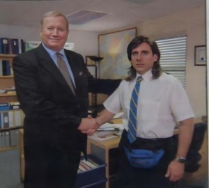 Создать мем: michael scott with long hair the office, michael scott with long hair the office meme, young michael scott