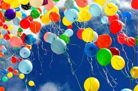 Create meme: balloons in the sky, helium balloons, balls in the sky