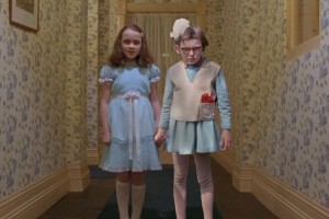 Создать мем: фильм сияние близняшки, две девочки из фильма сияние, близнецы из сияния