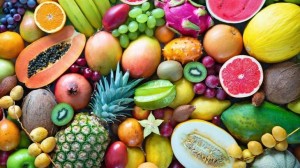Создать мем: фрукты много, тропические фрукты, фрукты разные
