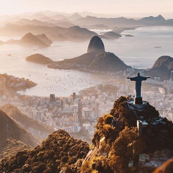 Create meme: brazil rio de janeiro, Statue of Christ Rio de Janeiro Brazil, Statue of Christ the Savior in Rio de Janeiro