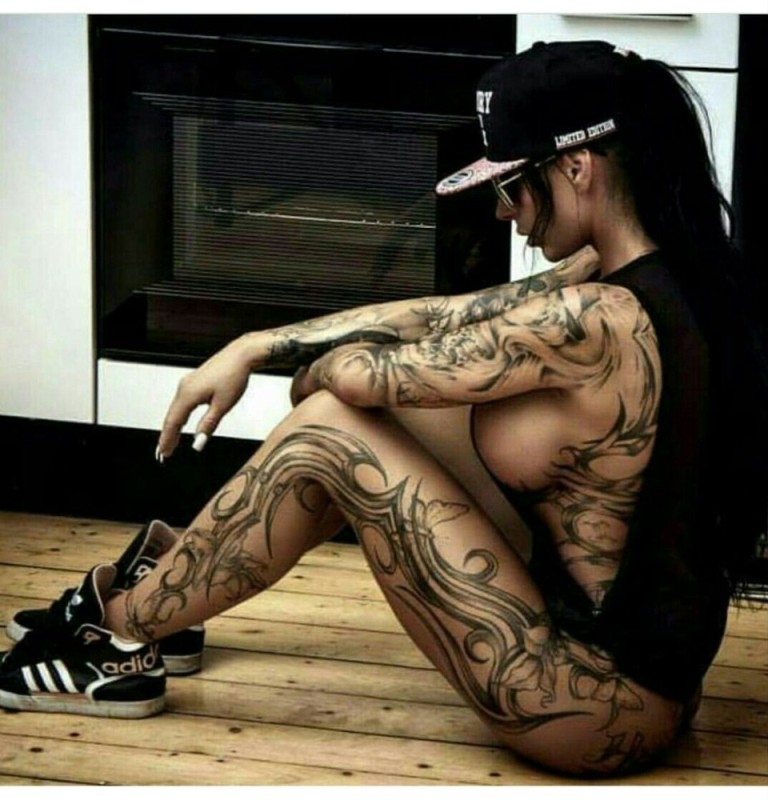 Create meme: cool tattoos for girls, tattooed women, tattooed girls