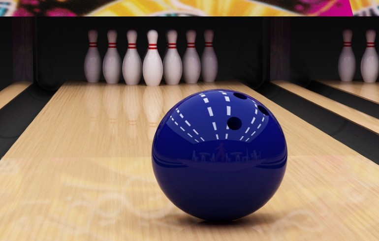 Create meme: bowling , bowling game, bowling pins