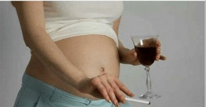 Создать мем: алкоголизм и беременность, Беременность человека, алкоголь во время беременности
