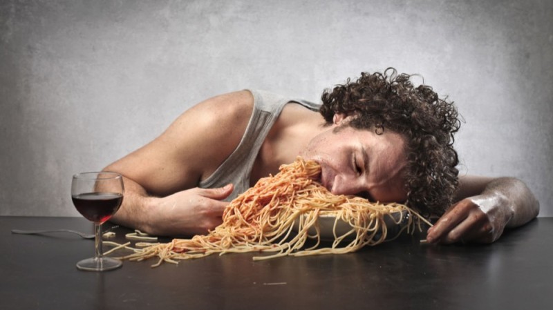 Создать мем: человек спагетти, день безумного желудка 12 февраля, спагетти