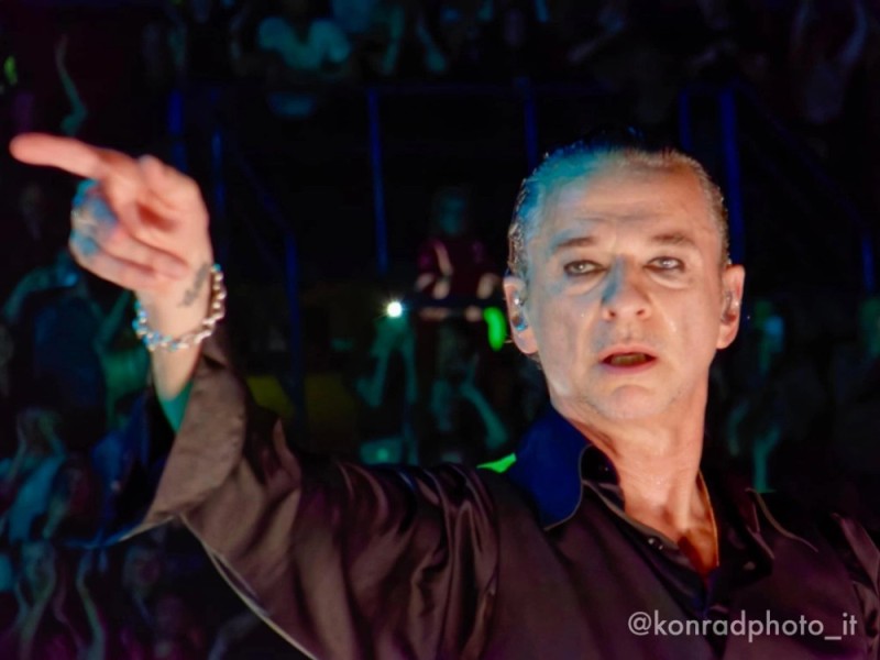 Create meme: Dave gahan, depeche mode, depeche mode barcelona primavera sound 2023 live