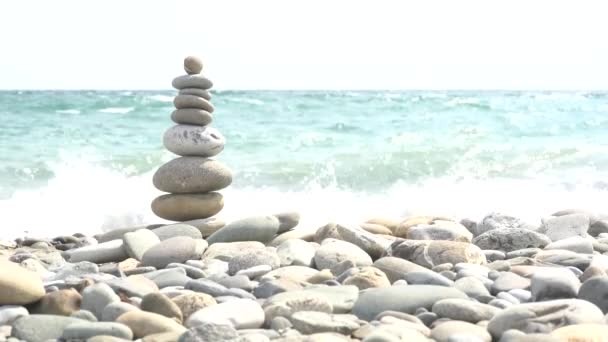 Создать мем: рисунок, камни на пляже, море камушки