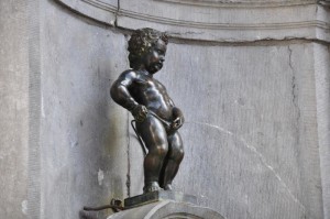 Create meme: Manneken Pis photo, Manneken Pis Brussels photos, statue of picasamobile Brussels