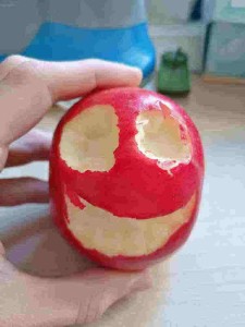 Create meme: food , red apple, variety of apples