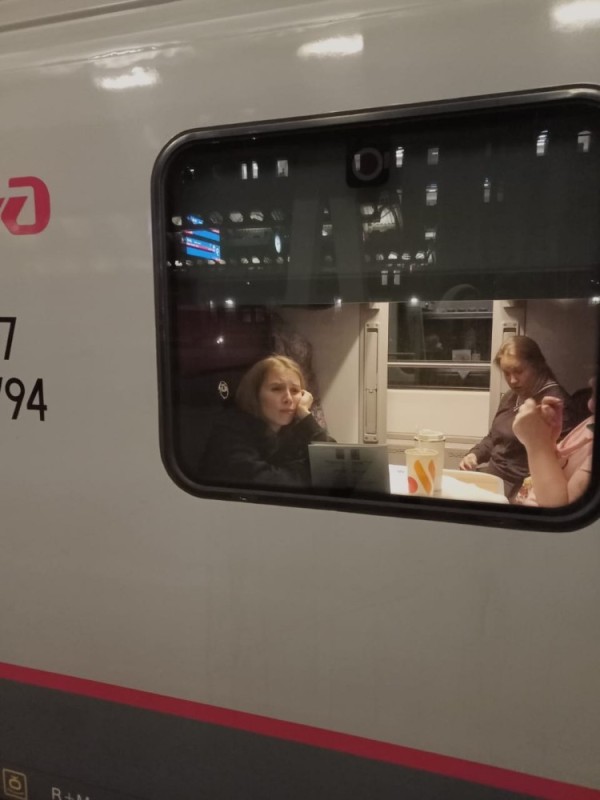 Создать мем: поезда метро москвы, пассажирский поезд, поезд дальнего следования