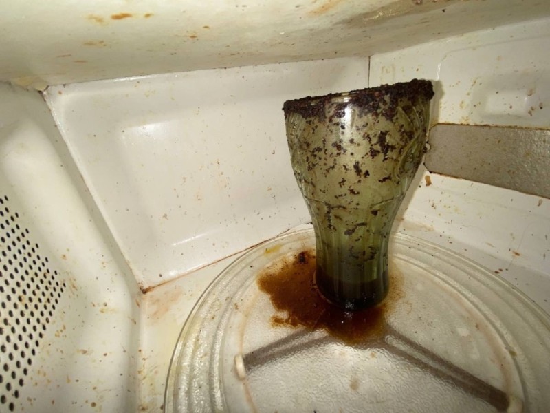 Create meme: dirty microwave, dirty microwave before and after, drain in the sink
