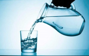 Создать мем: Glass of Water, чистая вода, питьевая вода