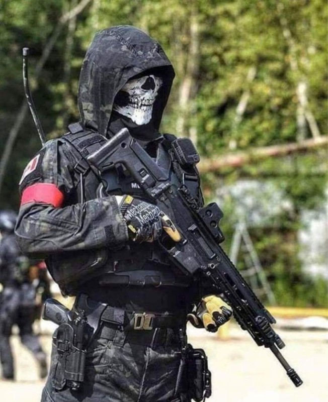 Создать мем: отряд спецназа гоуст, спецназ в маске черепа, спецназовец блэк альфа