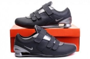 Создать мем: мужские кроссовки nike, найк шокс кроссовки, nike shox tl black red