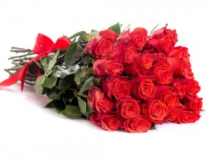 Создать мем: шикарный букет, букет красных роз лежит, розы красные