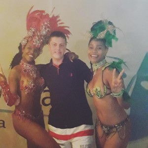 Создать мем: бразильское шоу амазон, темнокожий человек, carnival project семенов