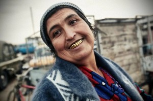 Create meme: Gypsies, Gypsies with gold teeth