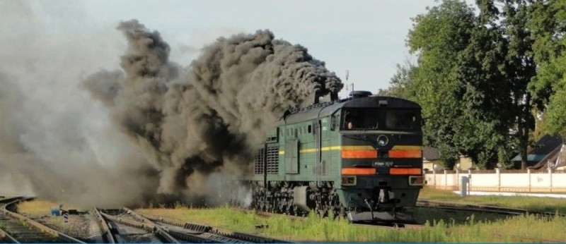 Create meme: diesel locomotive 2te116 smokes, diesel locomotive 3te10u, diesel locomotive