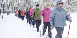 Создать мем: скандинавская ходьба в иванове, скандинавская ходьба для пожилых, скандинавская ходьба зимой